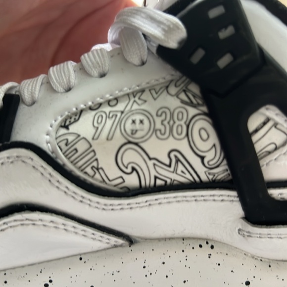 Air Jordan 4 Retro GS “DIY”, size 4Y (wms 5.5-6) - Picture 5 of 6